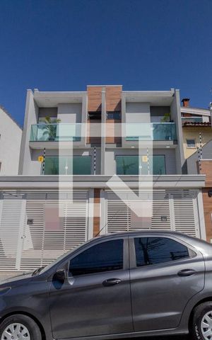 Casa à venda com 430m², 3 quartos e 4 vagas Casa à venda com 430m², 3 quartos e 4 vagasFachada
