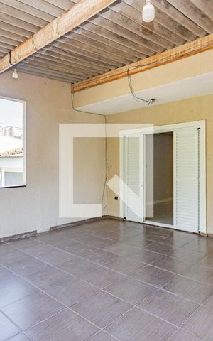 Casa à venda com 216m², 4 quartos e 2 vagas Casa à venda com 216m², 4 quartos e 2 vagasVaranda da Suíte