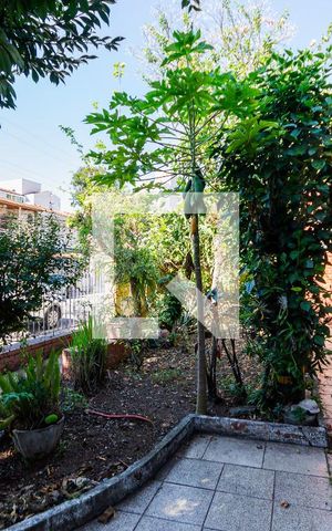 Casa à venda com 221m², 3 quartos e 6 vagas Casa à venda com 221m², 3 quartos e 6 vagasJardim