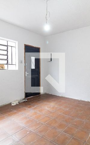Casa à venda com 100m², 3 quartos e 1 vaga Casa à venda com 100m², 3 quartos e 1 vagaSala