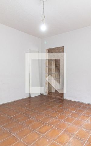 Casa à venda com 100m², 3 quartos e 1 vaga Casa à venda com 100m², 3 quartos e 1 vagaSala