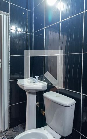Casa à venda com 100m², 3 quartos e 1 vaga Casa à venda com 100m², 3 quartos e 1 vagaBanheiro 1