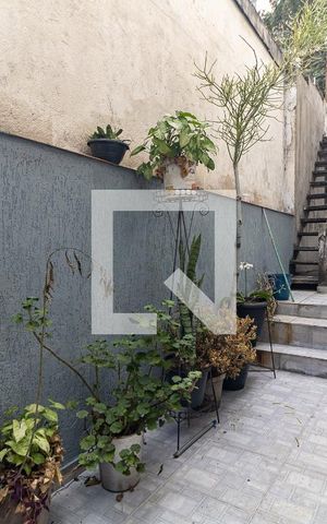 Casa à venda com 100m², 3 quartos e 1 vaga Casa à venda com 100m², 3 quartos e 1 vagaCorredor