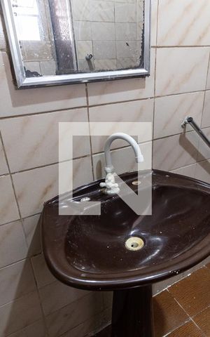 Casa à venda com 100m², 3 quartos e 1 vaga Casa à venda com 100m², 3 quartos e 1 vagaBanheiro 2