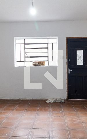 Casa à venda com 100m², 3 quartos e 1 vaga Casa à venda com 100m², 3 quartos e 1 vagaSala