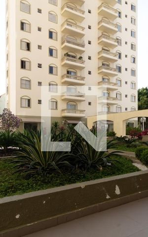 Apartamento à venda com 74m², 3 quartos e 1 vagaÁrea comum