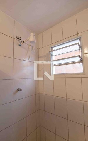 Casa para alugar com 72m², 2 quartos e 1 vagaBanheiro
