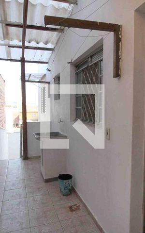 Casa para alugar com 72m², 2 quartos e 1 vagaÁrea de Serviço