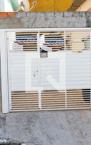 Casa à venda com 160m², 2 quartos e 1 vaga Casa à venda com 160m², 2 quartos e 1 vagaFachada