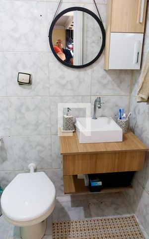 Casa à venda com 160m², 2 quartos e 1 vaga Casa à venda com 160m², 2 quartos e 1 vagaBanheiro
