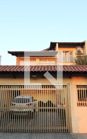 Casa à venda com 400m², 4 quartos e 4 vagasFachada