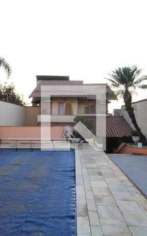 Casa à venda com 400m², 4 quartos e 4 vagasárea de lazer - piscina e churrasqueira