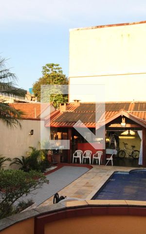 Casa à venda com 400m², 4 quartos e 4 vagasQuarto 3 - varanda