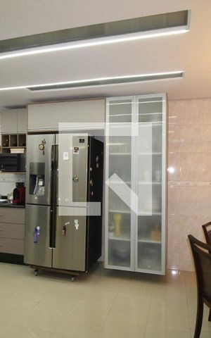 Casa à venda com 400m², 4 quartos e 4 vagascozinha