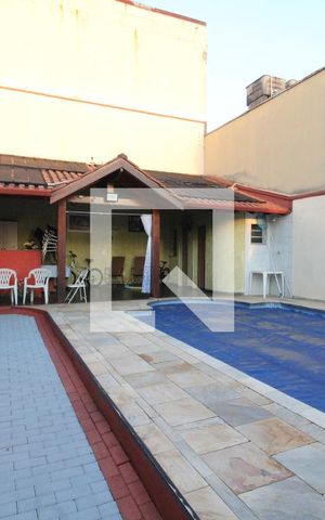 Casa à venda com 400m², 4 quartos e 4 vagasárea de lazer - piscina e churrasqueira