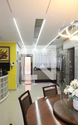 Casa à venda com 400m², 4 quartos e 4 vagascozinha