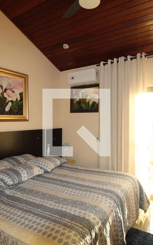 Casa à venda com 400m², 4 quartos e 4 vagasQuarto 1 - Suíte