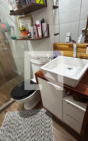 Casa de condomínio à venda com 68m², 2 quartos e 1 vagaBanheiro da Suíte