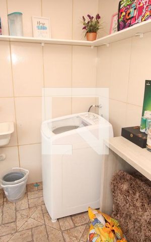 Casa de condomínio à venda com 68m², 2 quartos e 1 vagaÁrea de Serviço