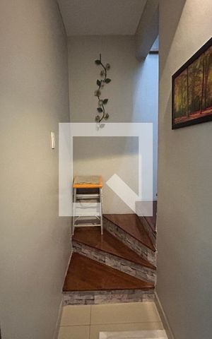 Casa de condomínio à venda com 68m², 2 quartos e 1 vagaEscada para o terraço