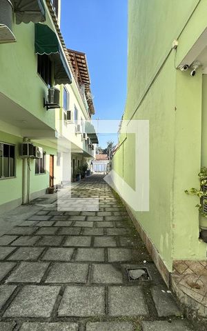 Casa de condomínio à venda com 68m², 2 quartos e 1 vagaFachada