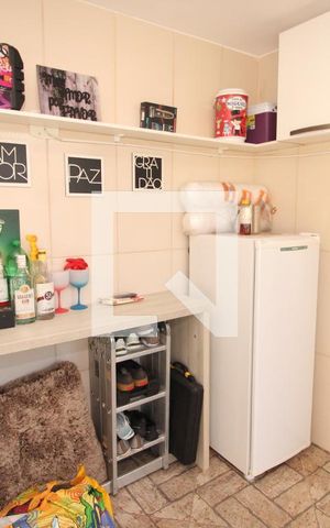 Casa de condomínio à venda com 68m², 2 quartos e 1 vagaÁrea de Serviço