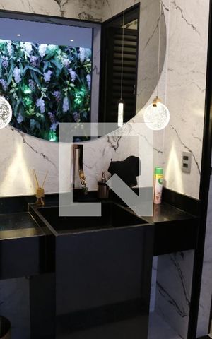 Casa de condomínio à venda com 350m², 3 quartos e 4 vagasBanheiro de Serviço