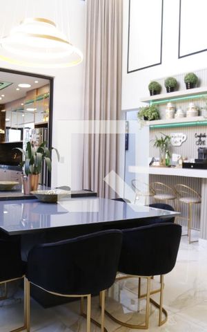 Casa de condomínio à venda com 350m², 3 quartos e 4 vagasSala de Jantar