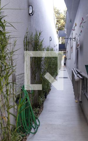 Casa de condomínio à venda com 350m², 3 quartos e 4 vagasCorredor Lateral