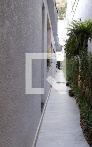 Casa de condomínio à venda com 350m², 3 quartos e 4 vagasCorredor Lateral