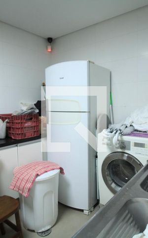 Casa à venda com 590m², 4 quartos e 4 vagasÁrea de Serviço