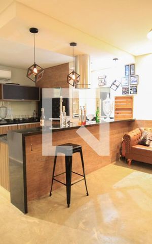 Casa à venda com 590m², 4 quartos e 4 vagas Casa à venda com 590m², 4 quartos e 4 vagasÁrea comum