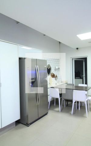 Casa à venda com 590m², 4 quartos e 4 vagasCozinha