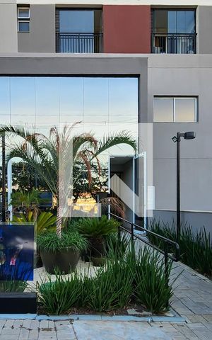 Apartamento para alugar com 55m², 2 quartos e 1 vaga Apartamento para alugar com 55m², 2 quartos e 1 vagaFachada