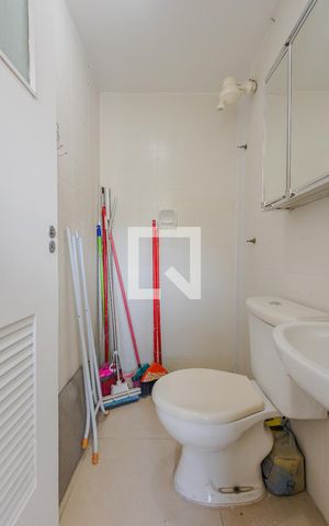 Apartamento para alugar com 104m², 3 quartos e 2 vagas Apartamento para alugar com 104m², 3 quartos e 2 vagasÁrea de Serviço - Banheiro