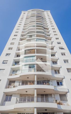 Apartamento para alugar com 104m², 3 quartos e 2 vagas Apartamento para alugar com 104m², 3 quartos e 2 vagasFachada