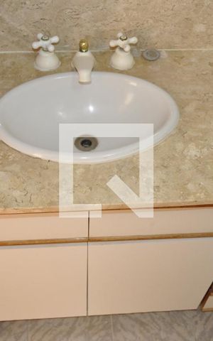 Apartamento para alugar com 50m², 2 quartos e sem vagaBanheiro