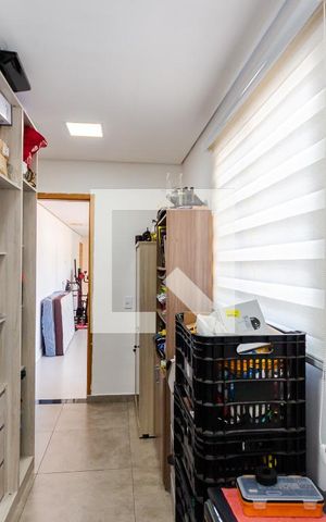 Apartamento à venda com 135m², 4 quartos e 2 vagas Apartamento à venda com 135m², 4 quartos e 2 vagasQuarto de Serviço