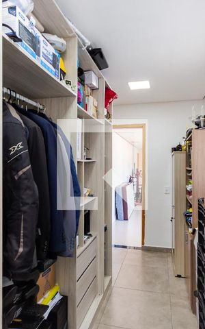 Apartamento à venda com 135m², 4 quartos e 2 vagas Apartamento à venda com 135m², 4 quartos e 2 vagasQuarto de Serviço