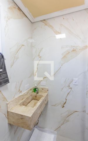 Apartamento à venda com 135m², 4 quartos e 2 vagas Apartamento à venda com 135m², 4 quartos e 2 vagasBanheiro de Serviço