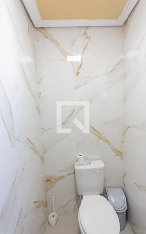 Apartamento à venda com 135m², 4 quartos e 2 vagas Apartamento à venda com 135m², 4 quartos e 2 vagasBanheiro de Serviço