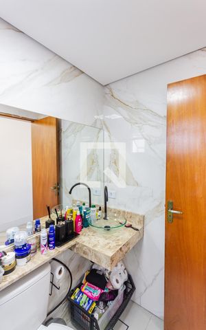Apartamento à venda com 135m², 4 quartos e 2 vagas Apartamento à venda com 135m², 4 quartos e 2 vagasBanheiro da Suíte
