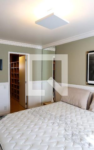 Apartamento à venda com 157m², 3 quartos e 4 vagas Apartamento à venda com 157m², 3 quartos e 4 vagassuíte