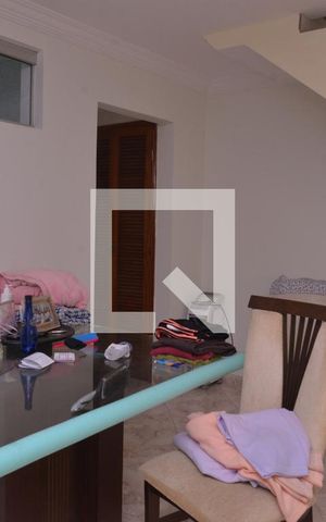 Casa à venda com 256m², 3 quartos e 3 vagasSala