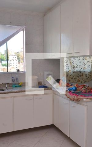 Casa à venda com 256m², 3 quartos e 3 vagasCozinha 