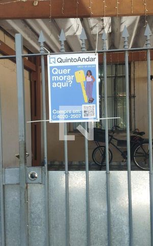 Casa à venda com 100m², 2 quartos e 2 vagas Casa à venda com 100m², 2 quartos e 2 vagasPlaquinha