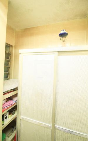 Casa à venda com 185m², 4 quartos e 2 vagas Casa à venda com 185m², 4 quartos e 2 vagasBanheiro 2