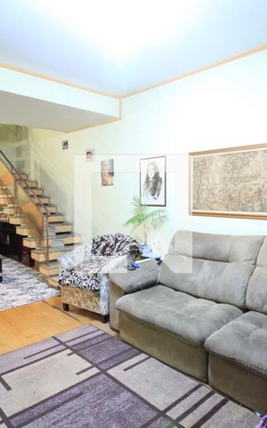 Casa à venda com 185m², 4 quartos e 2 vagasSala