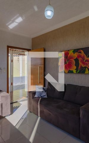 Casa à venda com 360m², 5 quartos e 4 vagas Casa à venda com 360m², 5 quartos e 4 vagasSala