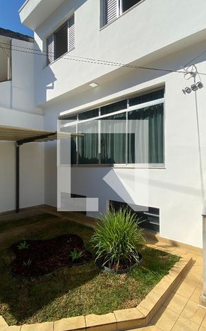 Casa à venda com 210m², 3 quartos e 4 vagas Casa à venda com 210m², 3 quartos e 4 vagasJardim